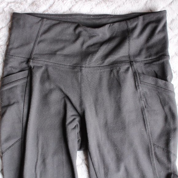 Athleta Women's Black High Rise Cutout Leggings ~S~ 383487-00 - Picture 3 of 13